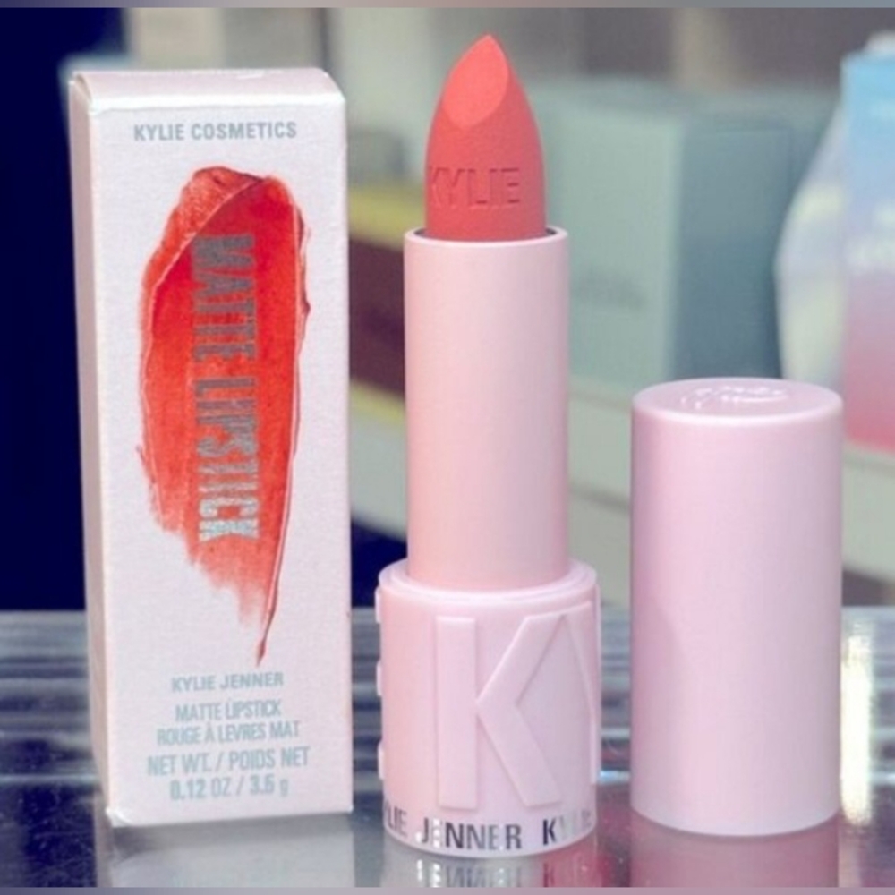 Kylie Jenner Matte Lipstick